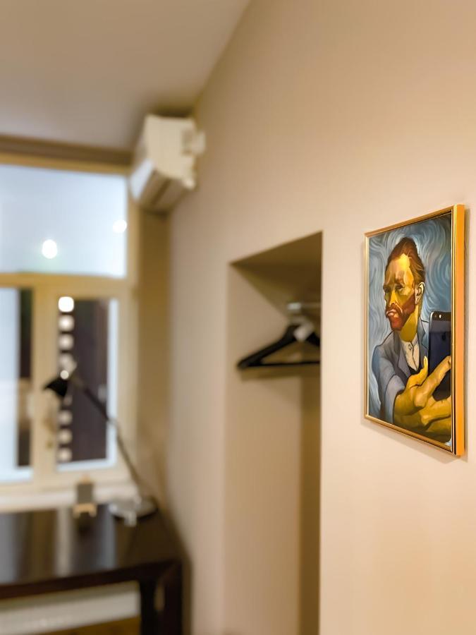 Cool Flat With Hot Tub In The Old Town Lejlighed Bukarest Eksteriør billede